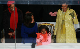 Illustration for article titled Sasha, Malia & Michelle Hang Loose